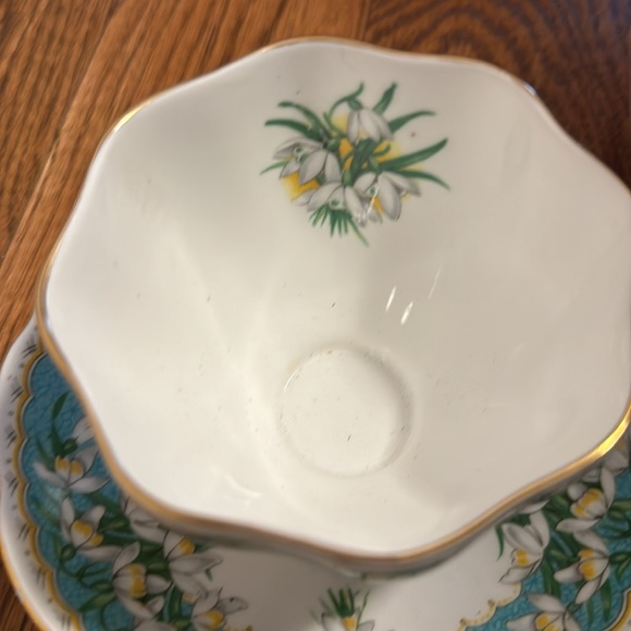 Queen Anne bone china tea cup and saucer Marilyn - Picture 3 of 5